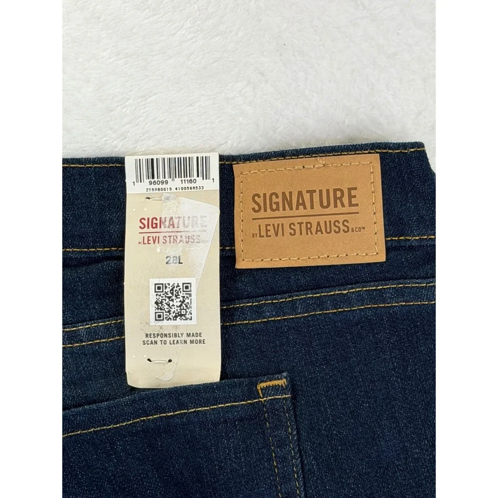 Signature Levi Strauss Mid Rise Bootcut Jeans Dark Wash Super Stretch 28L NEW
